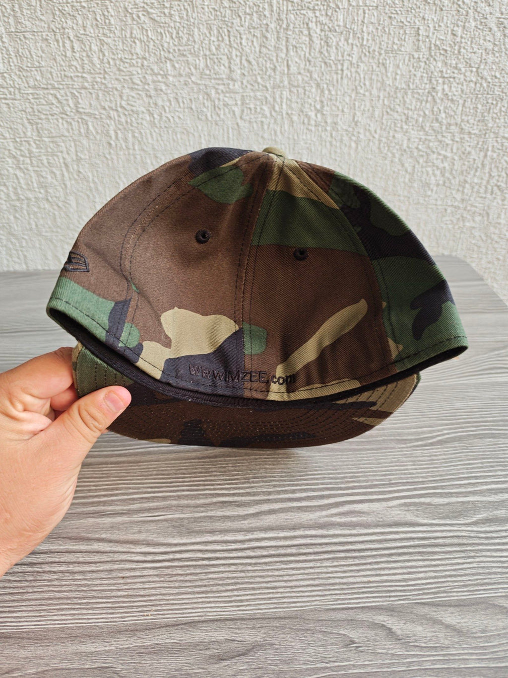 New Era beige camouflage cap embroidered 'I ❤️ HIP HOP' and logo tape.