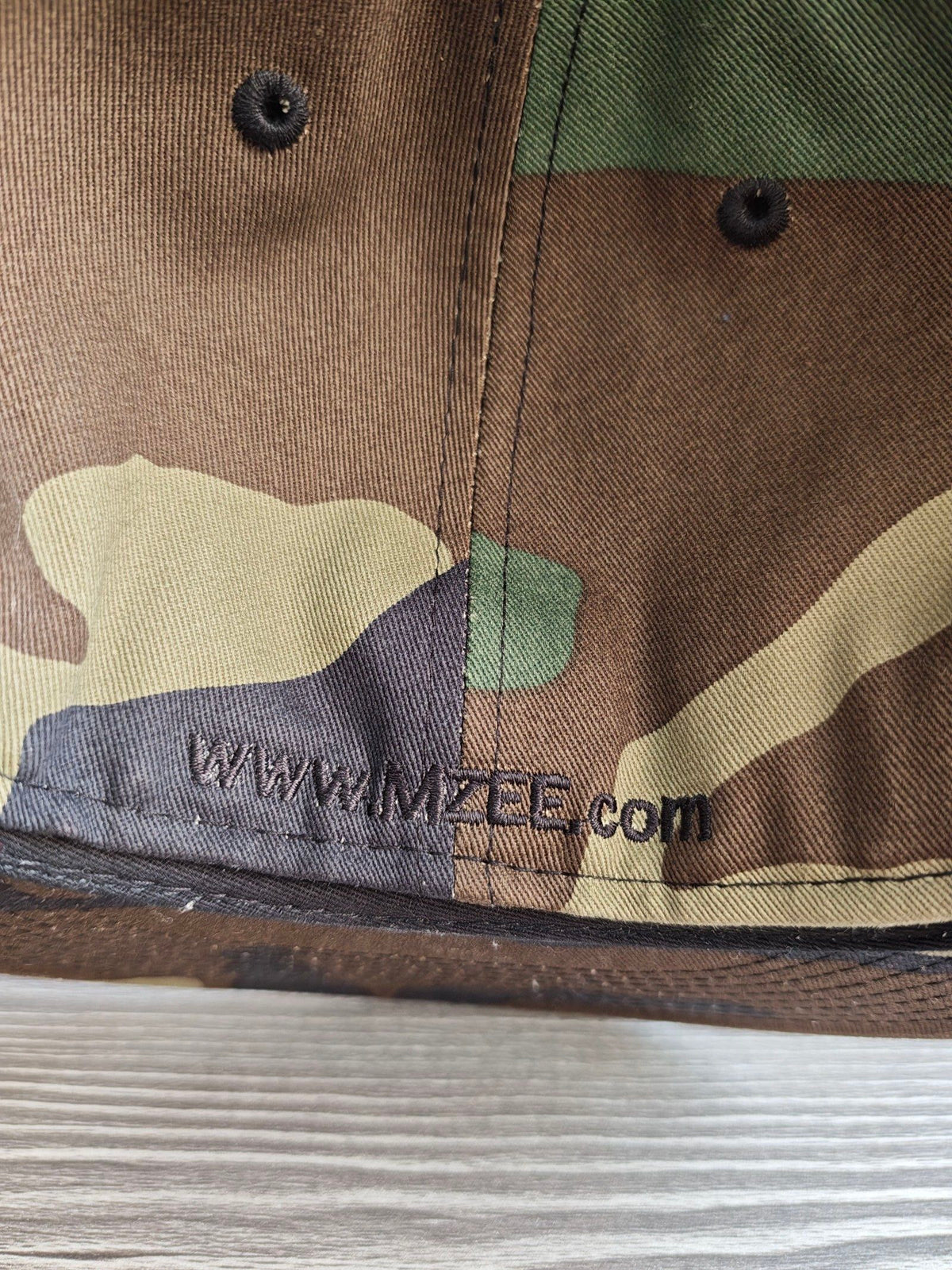 New Era beige camouflage cap embroidered 'I ❤️ HIP HOP' and logo tape.