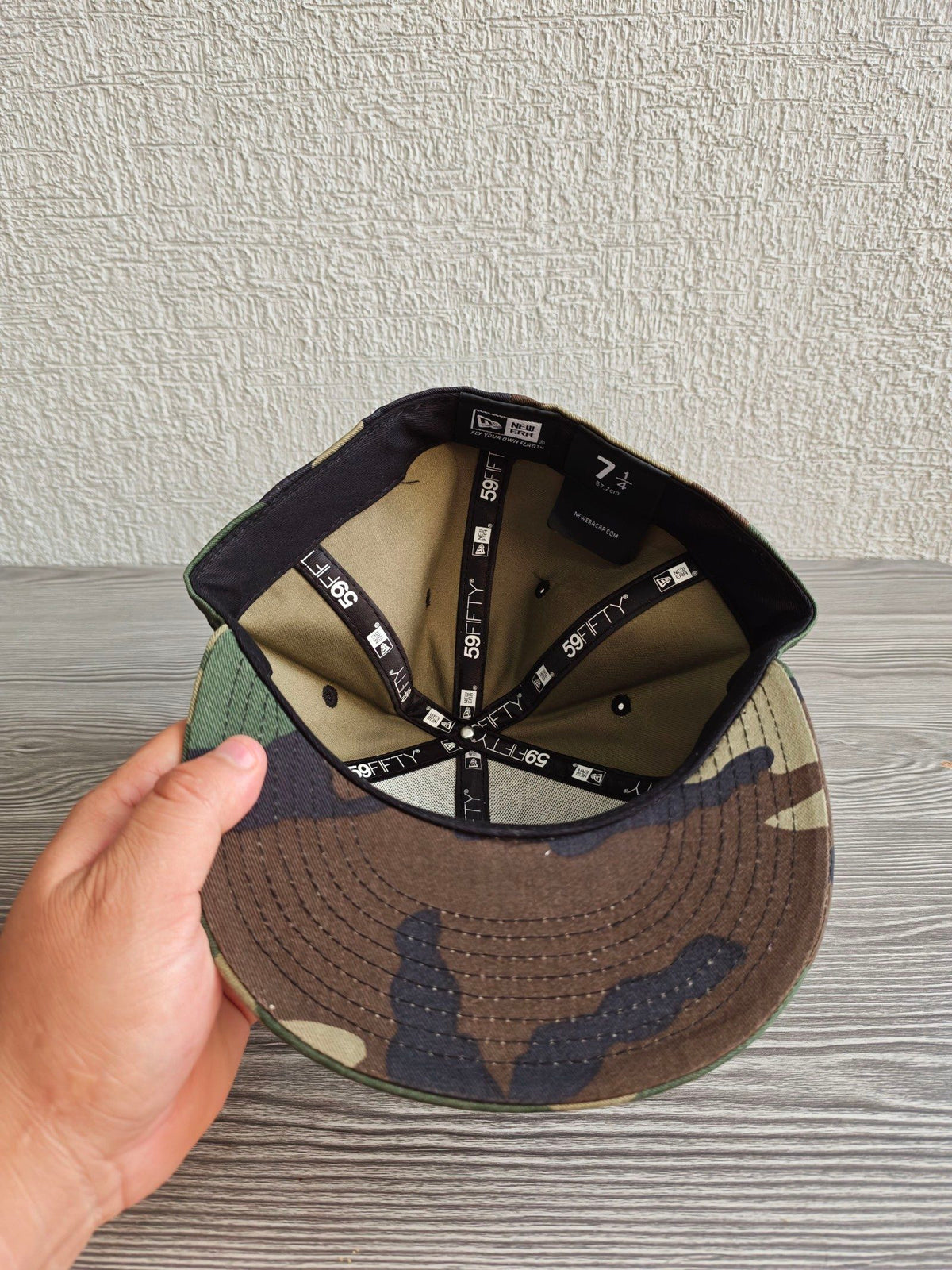 New Era beige camouflage cap embroidered 'I ❤️ HIP HOP' and logo tape.