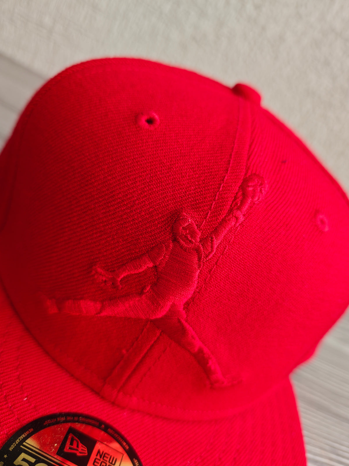 Gorra Jordan x New Era roja 7⅝